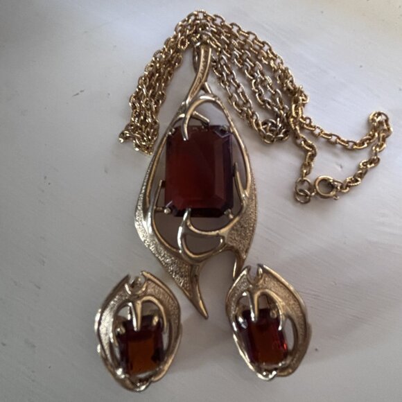 Vintage Sara Coventry Gold Tone Necklace & Clip Earrings Set Amber Stone - Picture 7 of 7